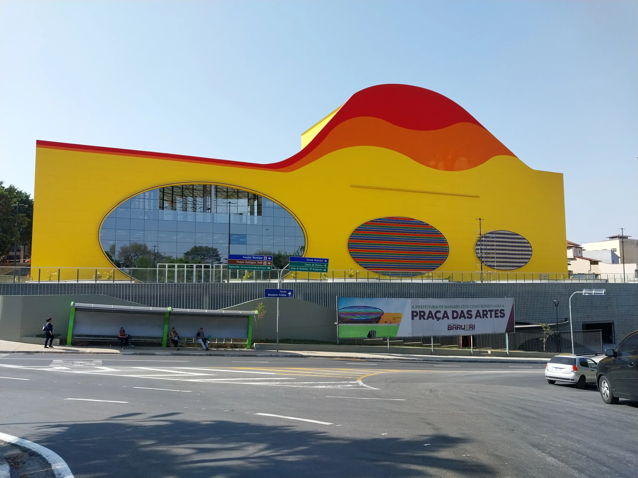 foto da praça das artes em Barueri